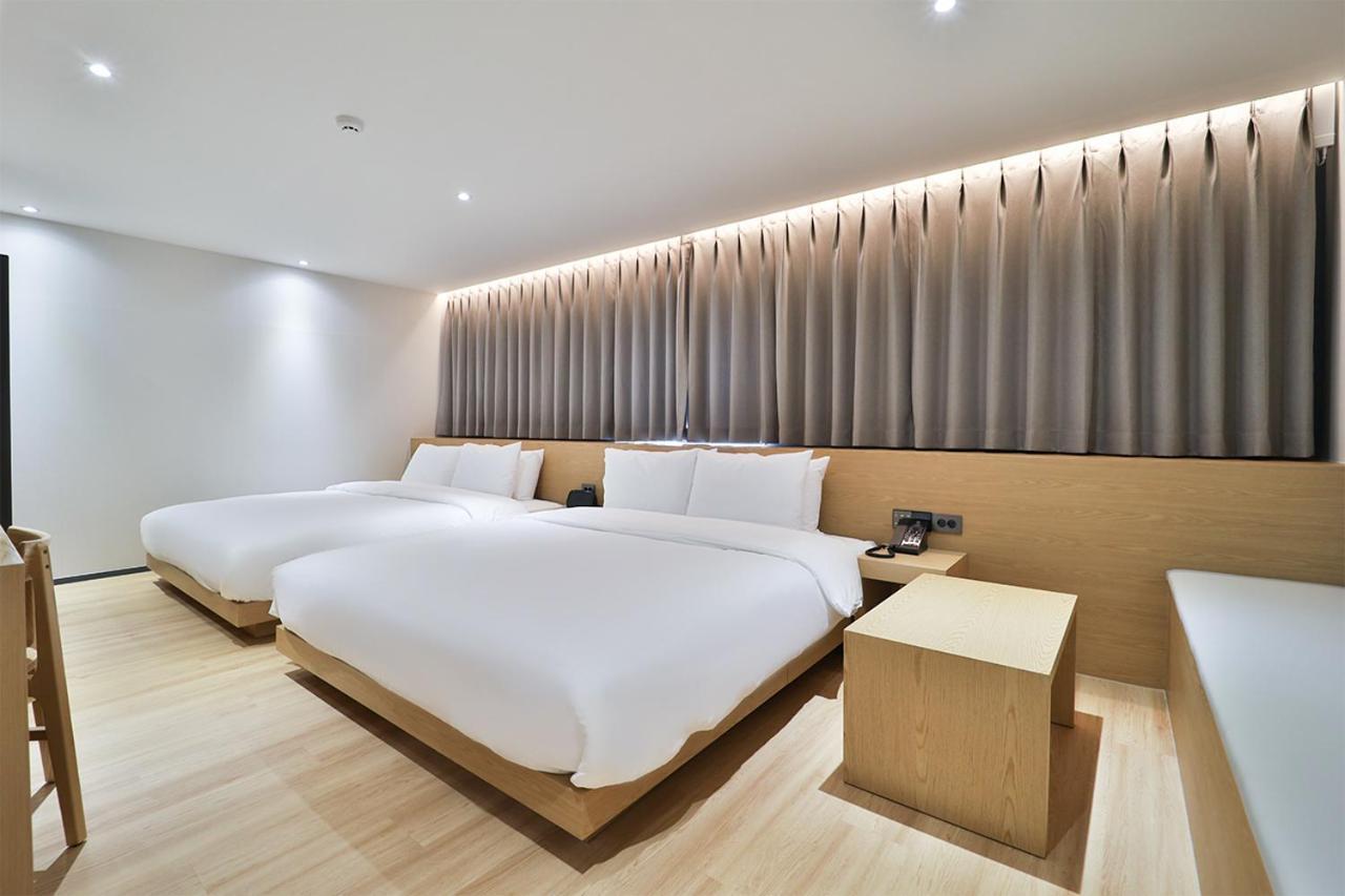 Custom Hotel Ilsan Ni Buitenkant foto